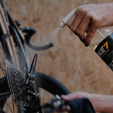 Nettoyage de la cassette avec Bike7 Chain Clean