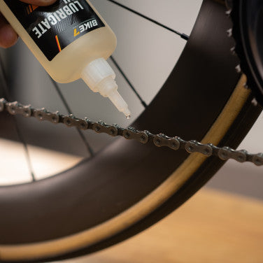 Application de Bike7 Lubricate Oil sur la chaîne